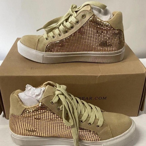 Shoes - NWT Coconuts by Matisse | Downtown‎ Sneaker | Gold Size 6